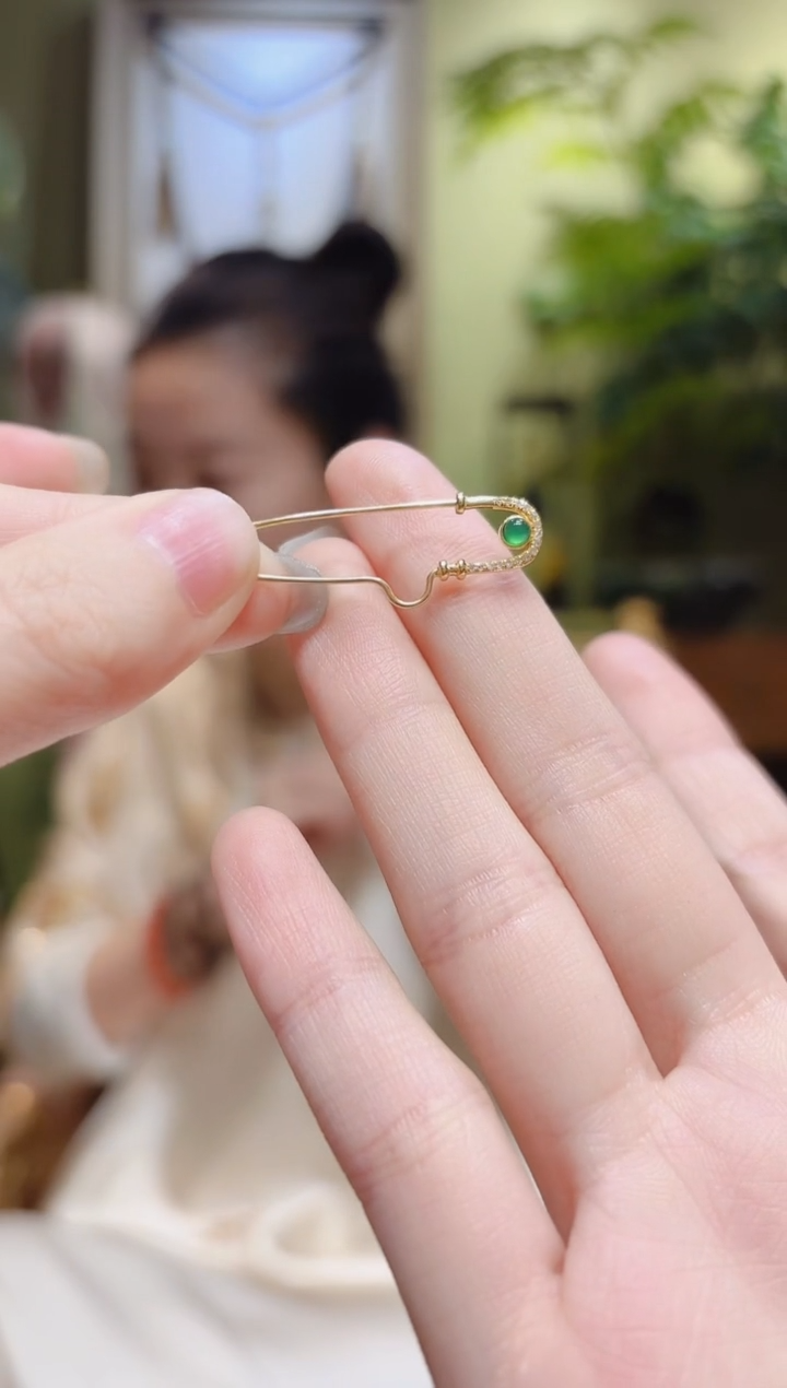 【闪购商品】翡翠胸饰18K金镶嵌黄翡翠胸针