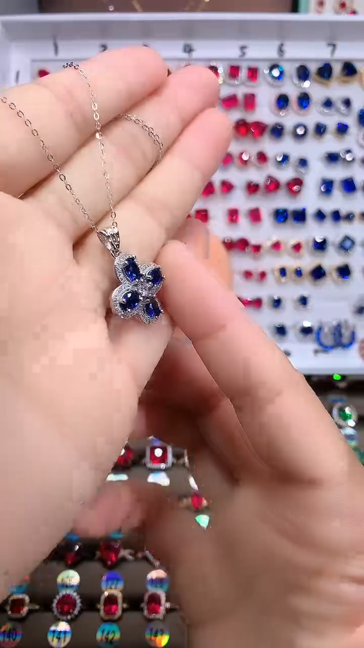 【闪购商品】蓝宝石吊坠(赠链)银S925镶嵌银色