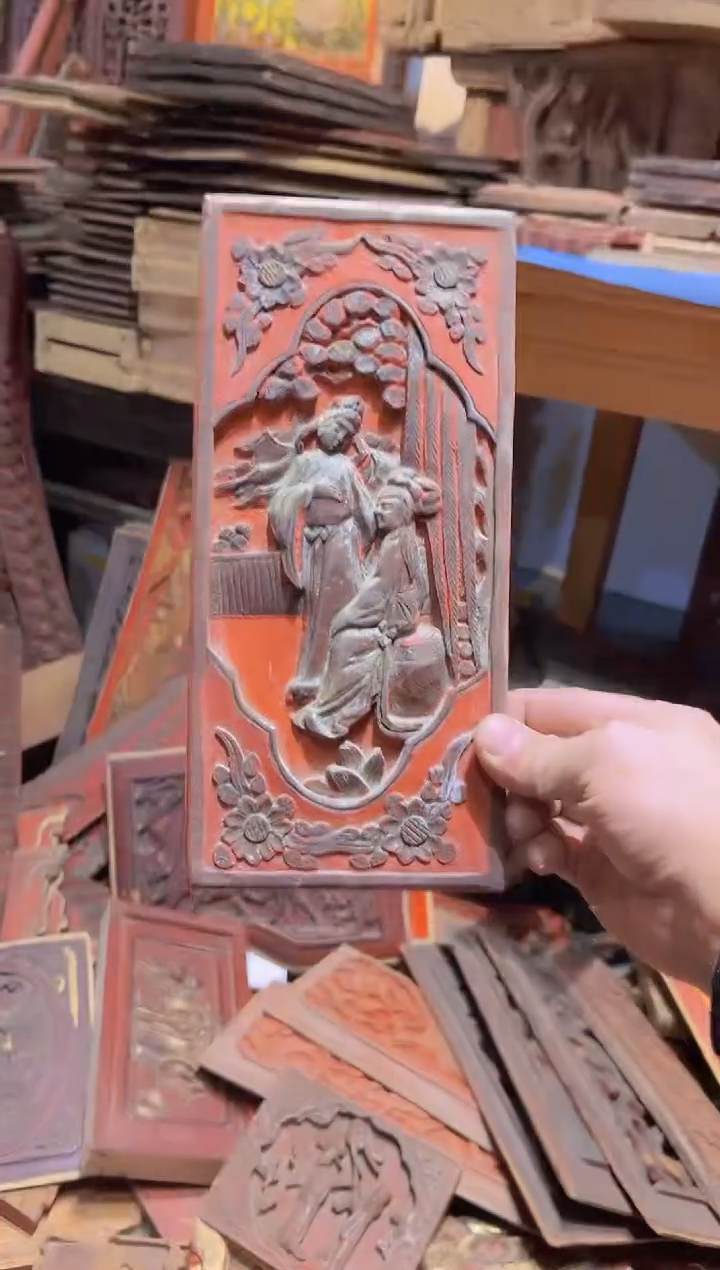 【闪购商品】香樟木老木雕老物件花板