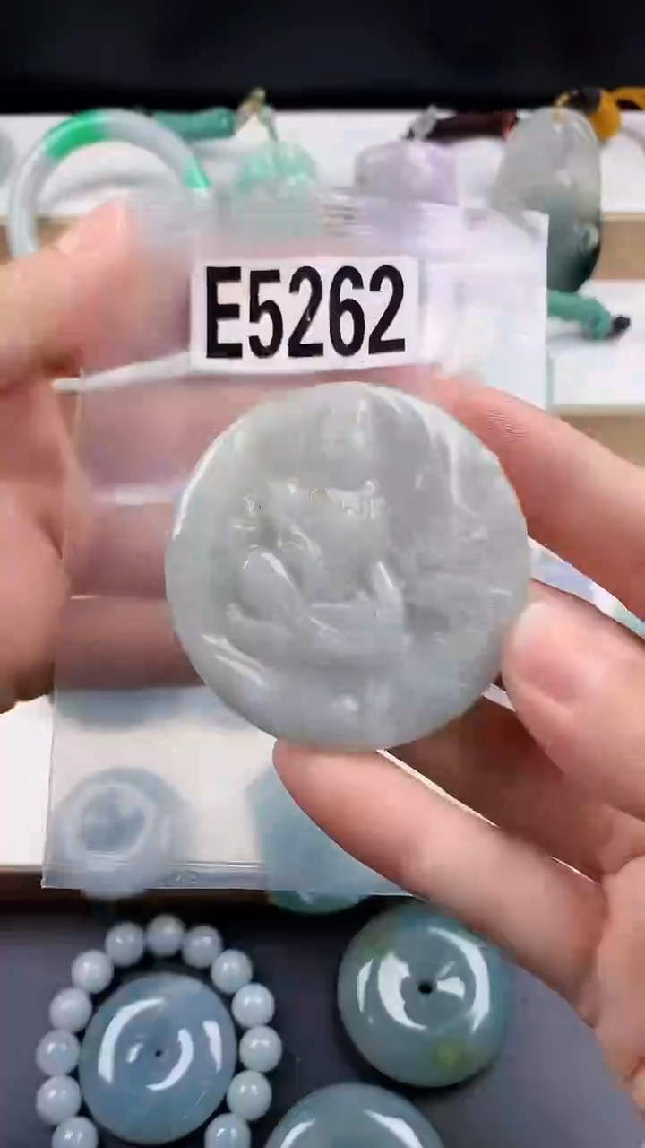 颈饰未镶嵌翡翠天然翡翠吊坠挂件