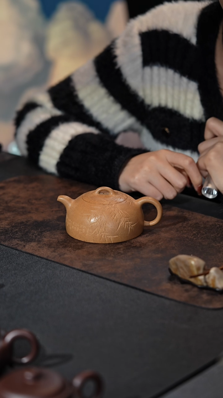 【闪购商品】紫砂茶壶半月 111111111111