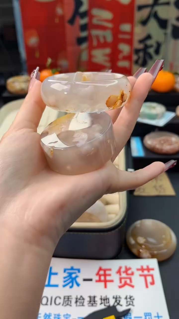 【闪购商品】石英质玉手镯未镶嵌赠送镯心（51圈口）