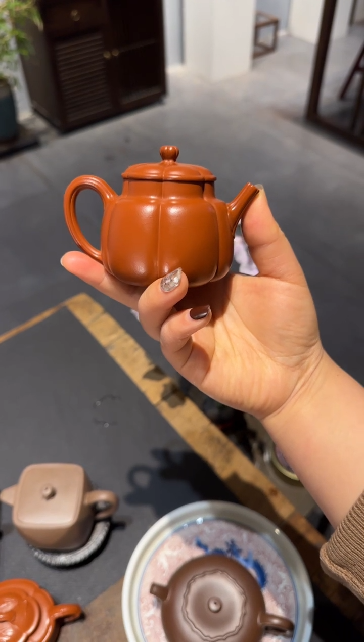 【闪购商品】紫砂茶壶繁花 朱泥