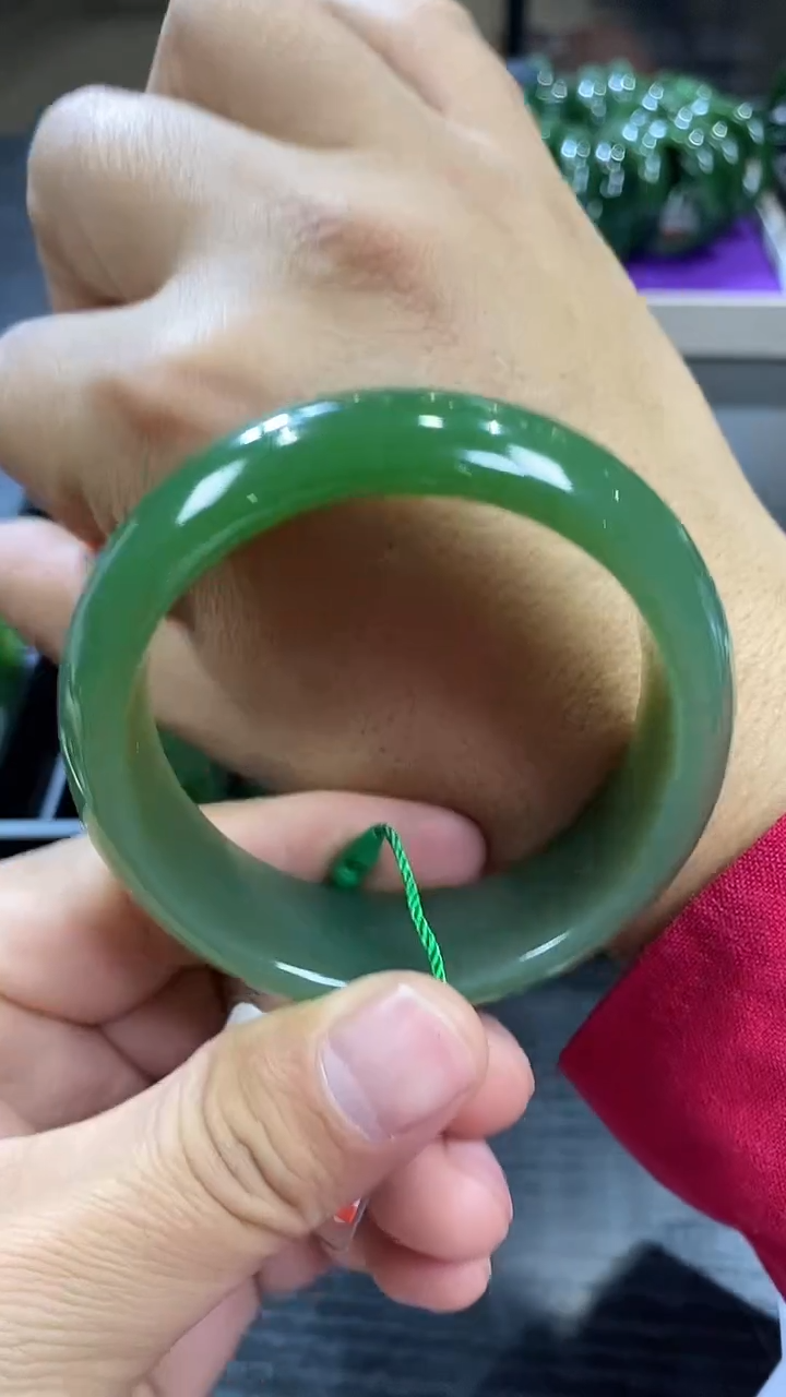 【闪购商品】和田玉碧玉手镯57未镶嵌一个