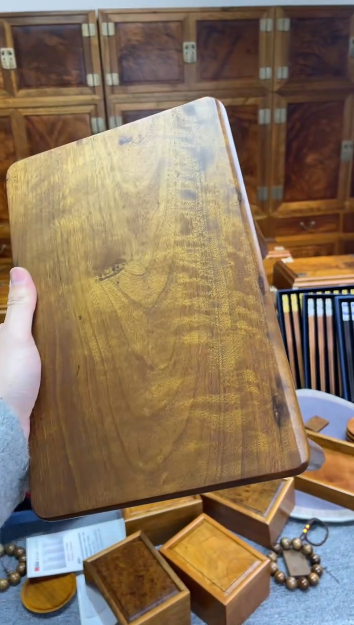 【闪购商品】金丝楠拆房老料满花爬爬凳