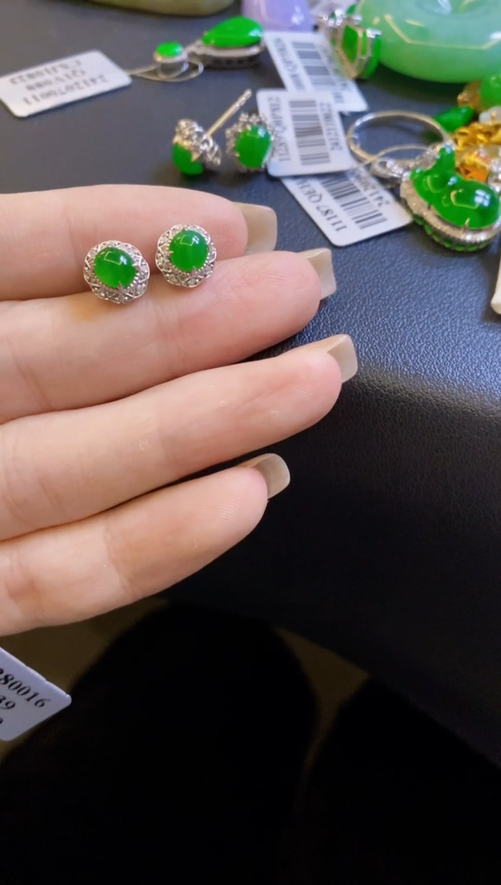 【闪购商品】定制翡翠18K金镶嵌耳钉