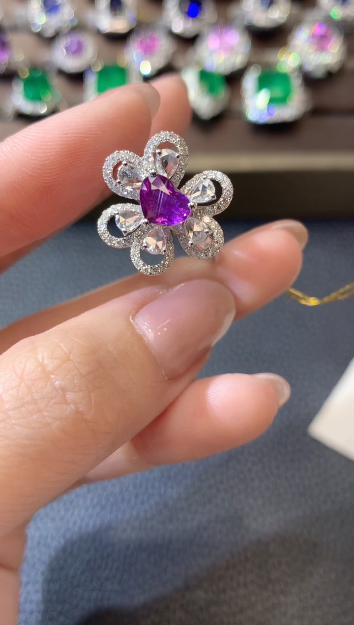 【闪购商品】蓝宝石戒指18K金镶嵌D142