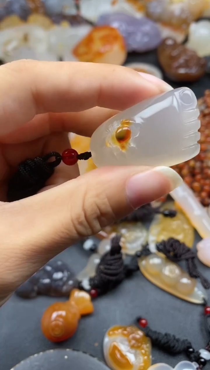 未镶嵌1玛瑙/玉髓岩*ll