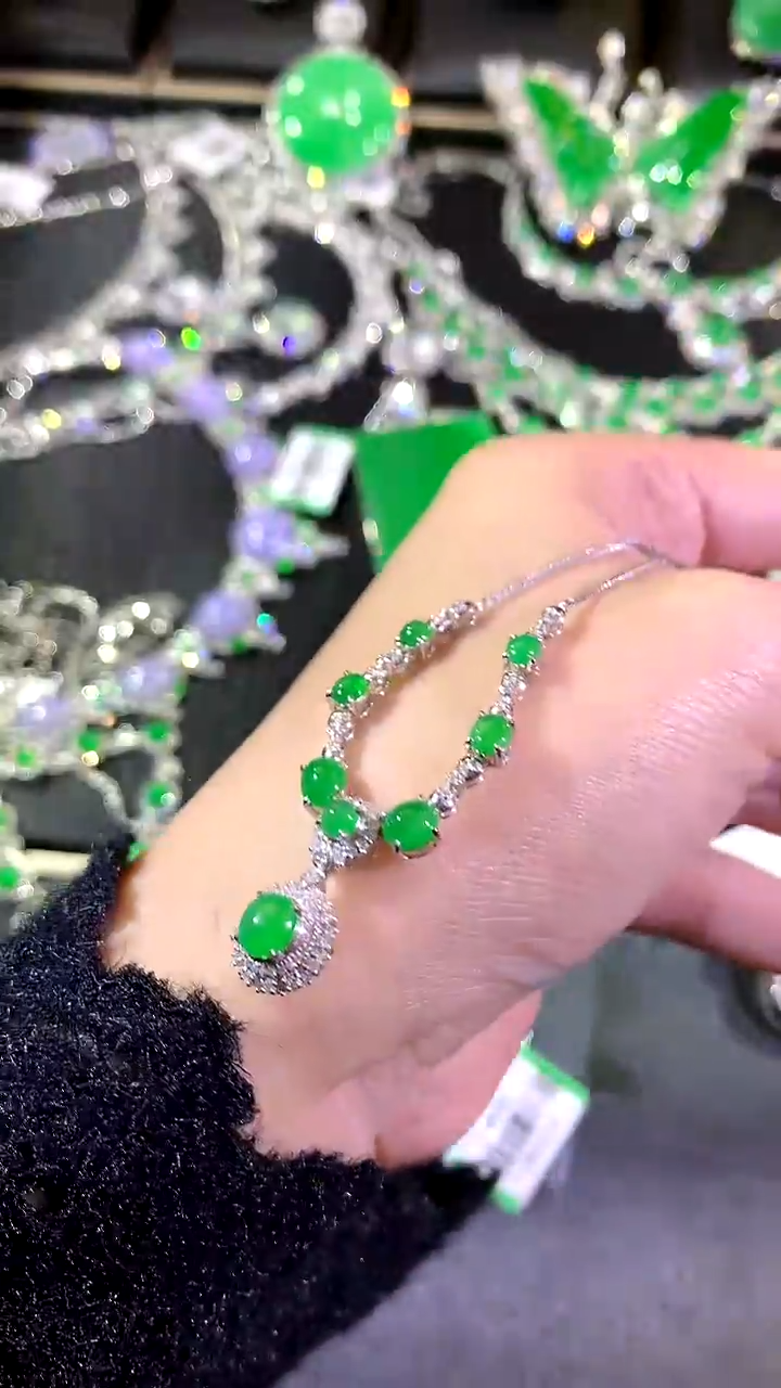 【闪购商品】翡翠颈饰18K金镶嵌144-套链