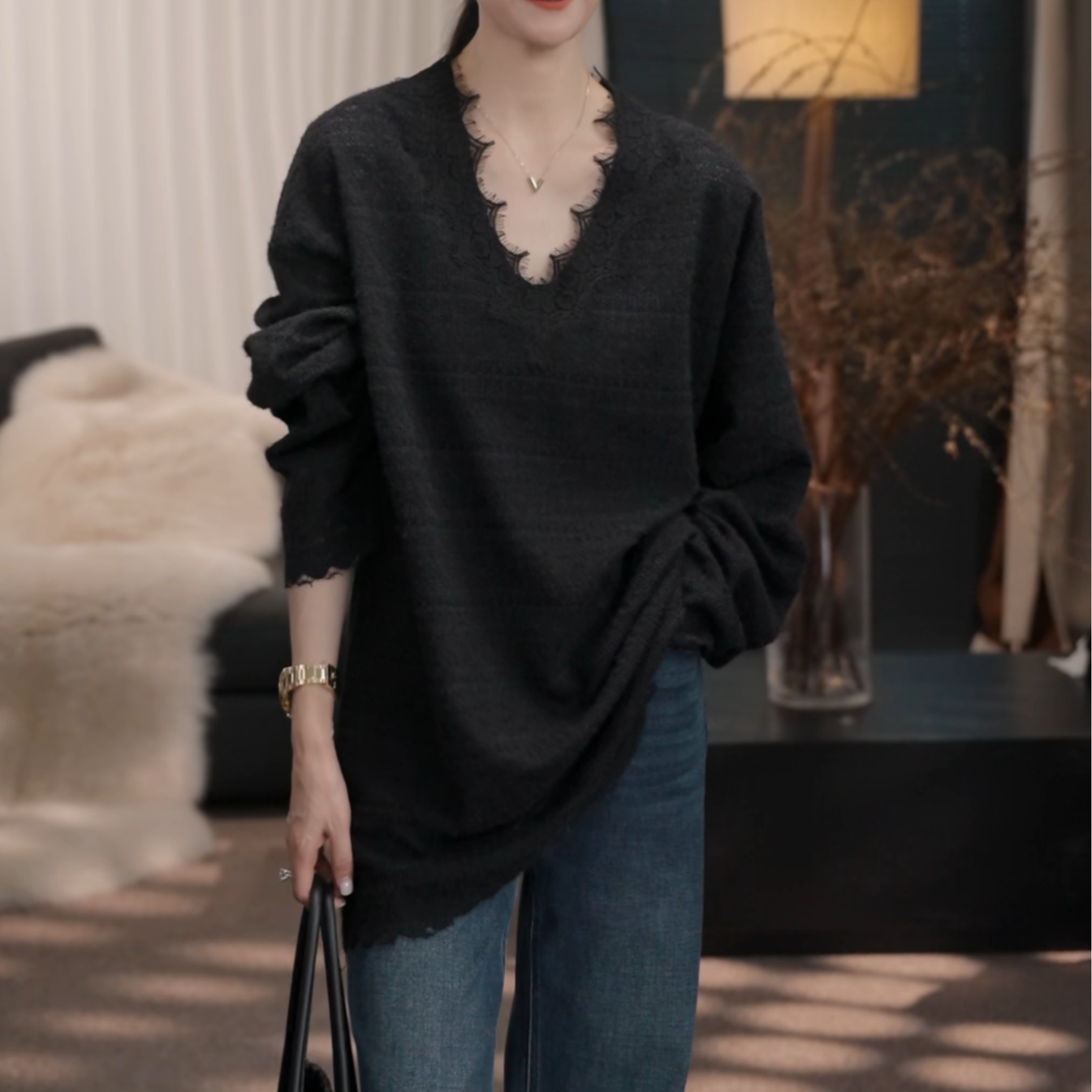 卢尚原创V领蕾丝上衣241050