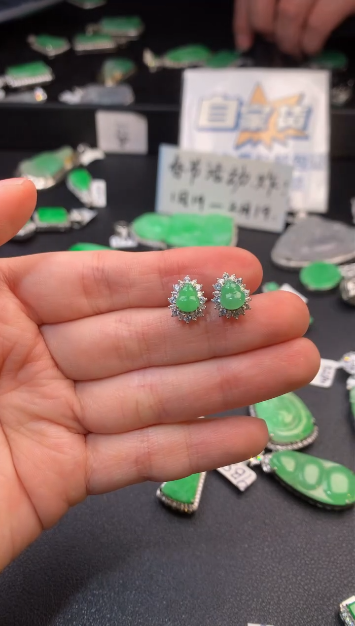【闪购商品】翡翠耳饰银S925镶嵌翡翠1