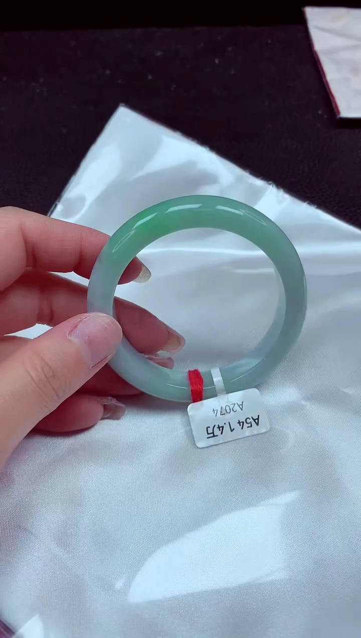 【闪购商品】翡翠手镯未镶嵌镯子54+