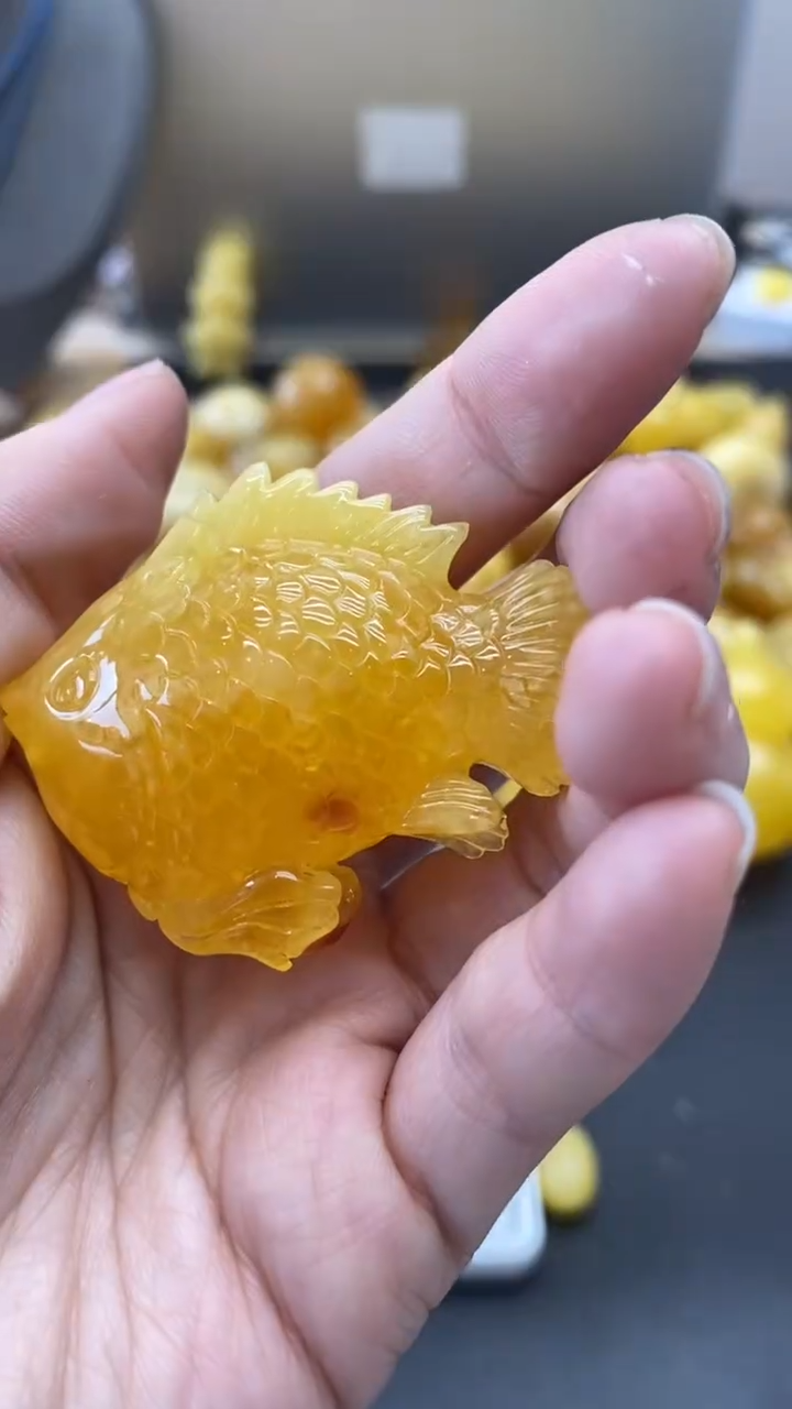 琥珀未镶嵌珠宝奇石1033