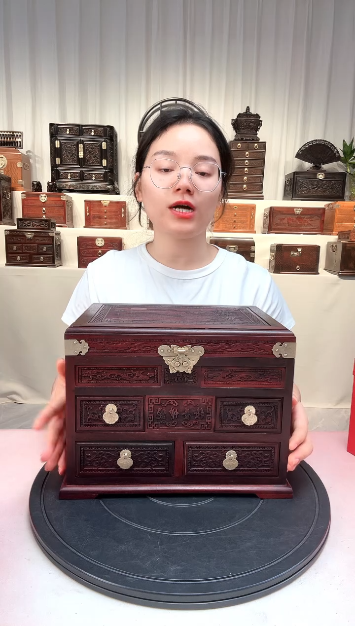 紫檀木类成套家具锦上添花
