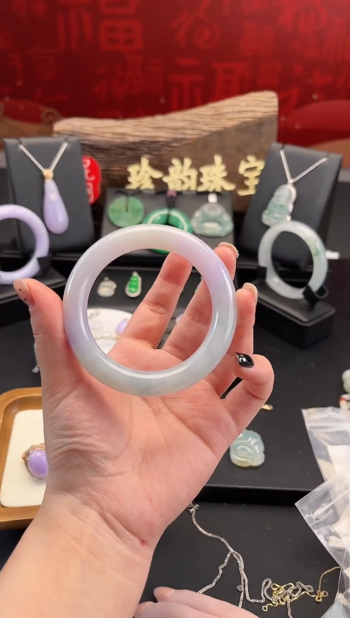 翡翠手镯未镶嵌手镯