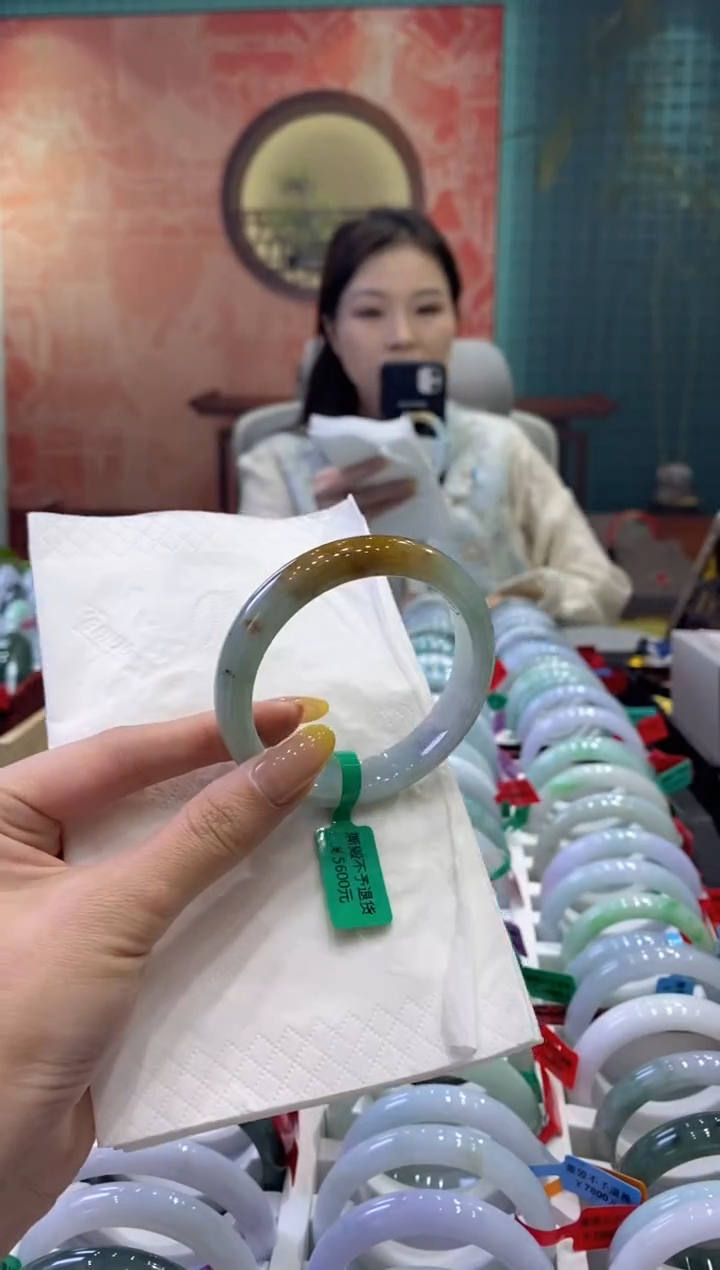 翡翠未镶嵌手镯多人09416