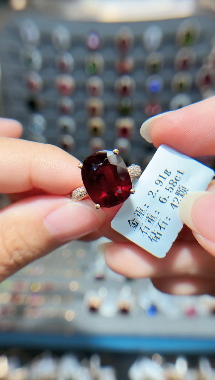 18K金镶嵌戒指碧玺6.58.