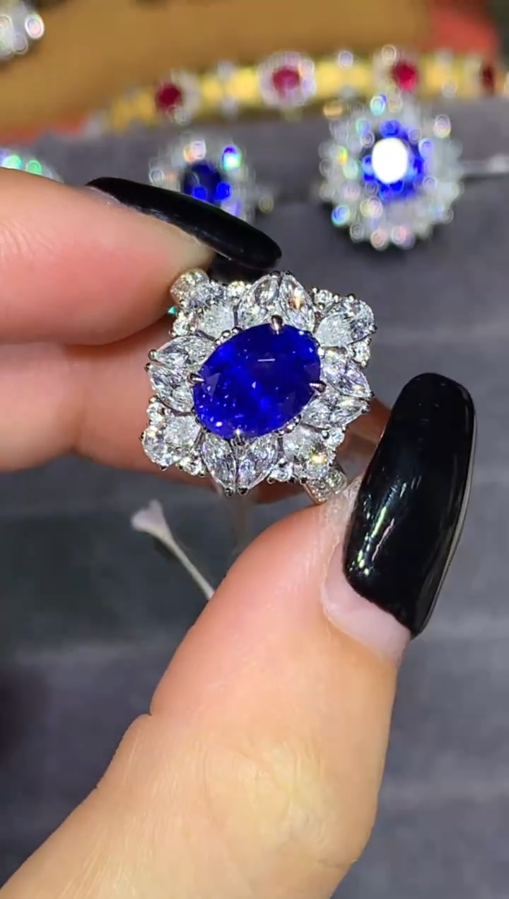戒指蓝宝石18K金镶嵌3.1CT