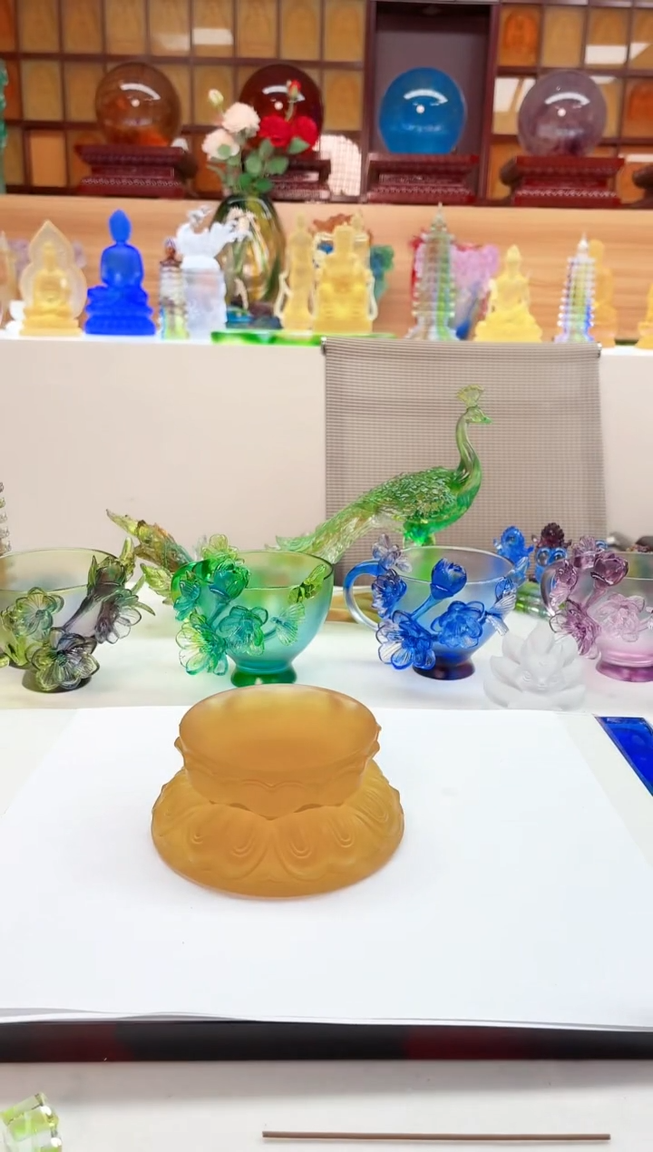 手工艺品琉璃琥珀色双层莲花底座10*7*4.5公分