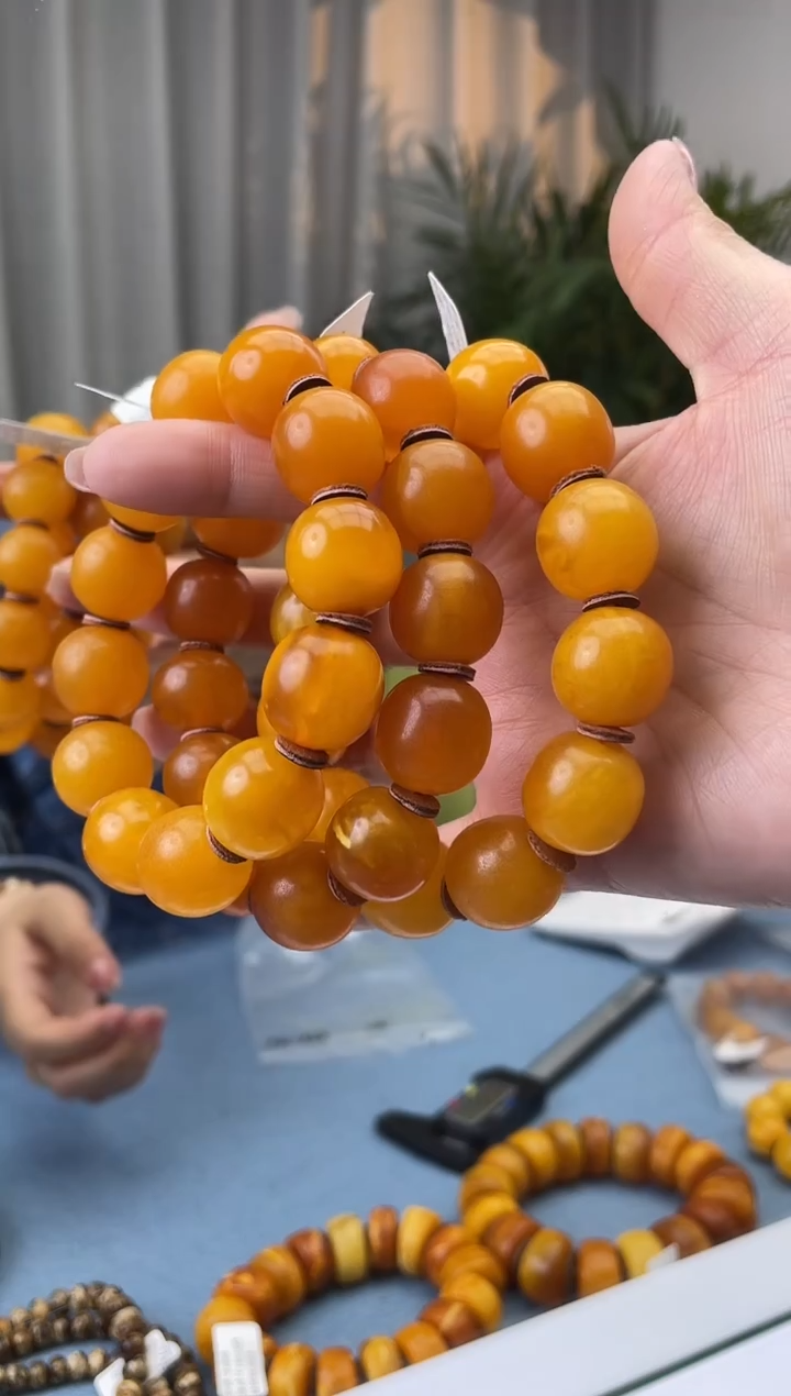 【闪购商品】蜜蜡珠宝奇石未镶嵌假一罚十，多样性发一件036.17