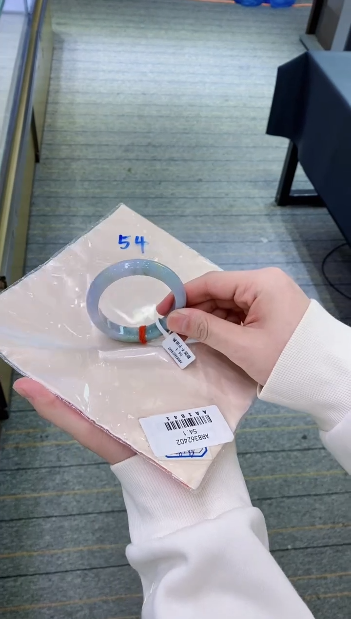 【闪购商品】翡翠手镯未镶嵌             