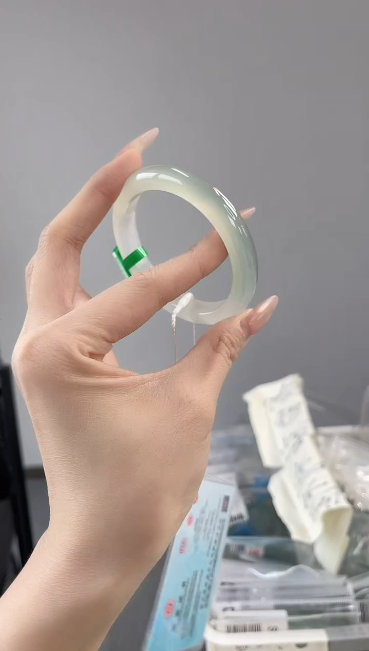 【闪购商品】玛瑙/玉髓手镯未镶嵌56-57圈