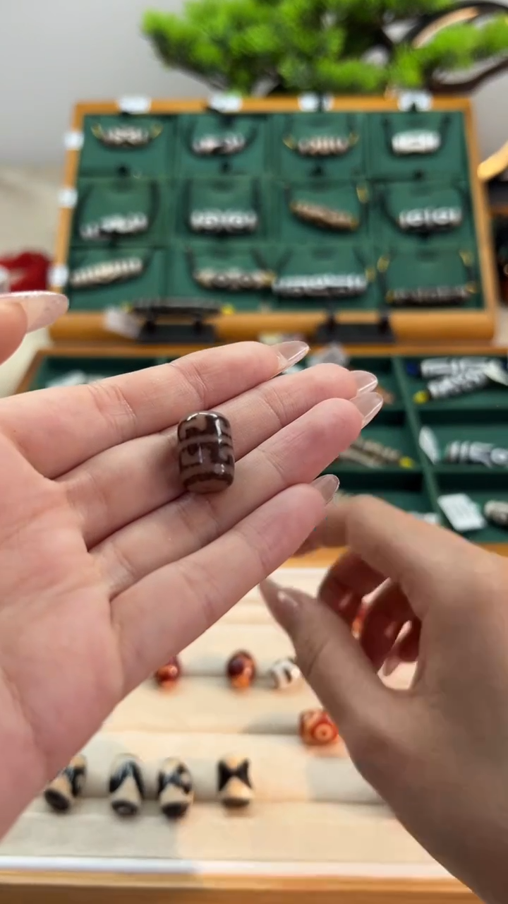 玛瑙/玉髓（覆膜）颈饰未镶嵌52.（微瑕随机发货）