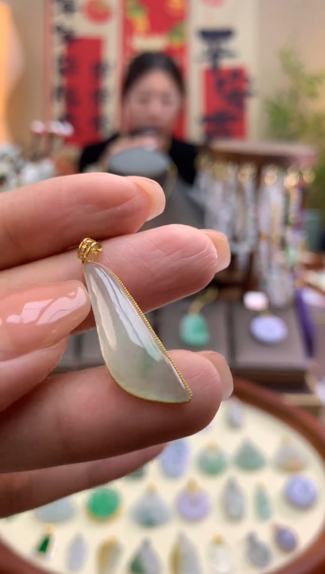 【闪购商品】翡翠颈饰18K金镶嵌随形