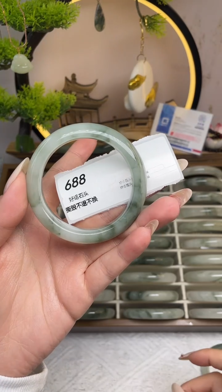 未镶嵌手镯石英质玉688瑕