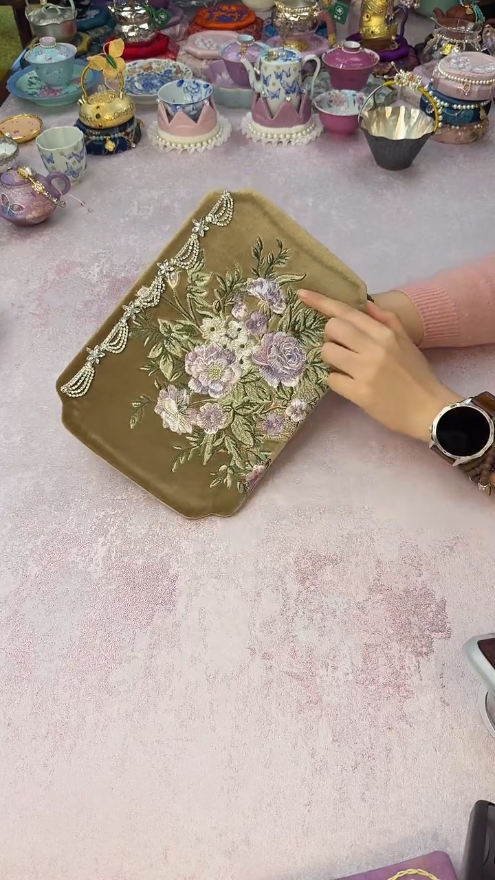 55 丝绒奶咖色茶席