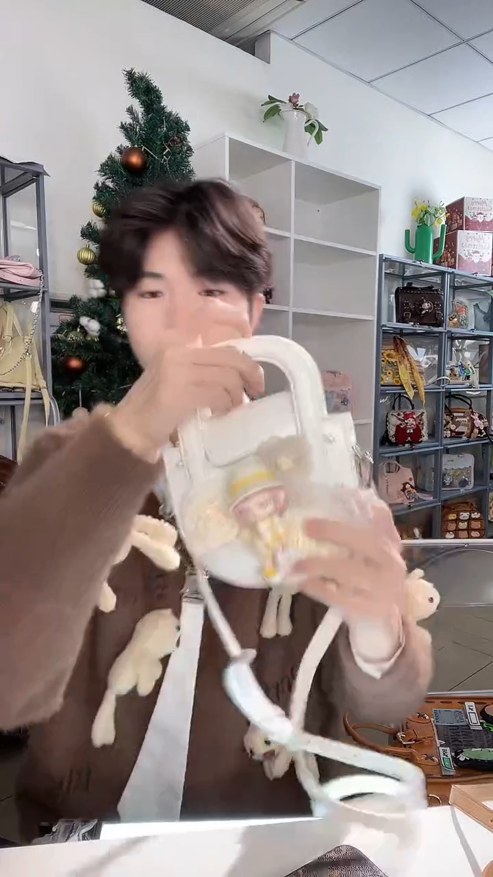 PU必灵饰物局月见山茶