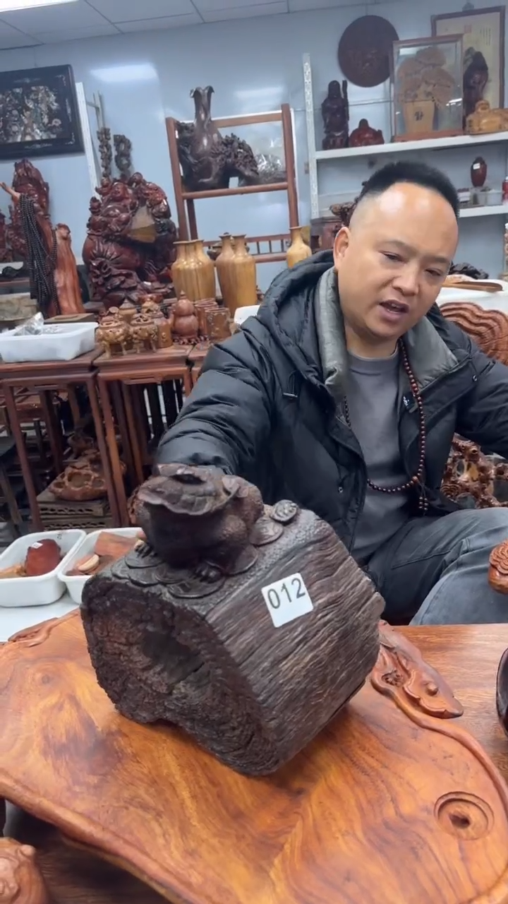 交趾黄檀（大红酸枝）X*h工艺品88888888