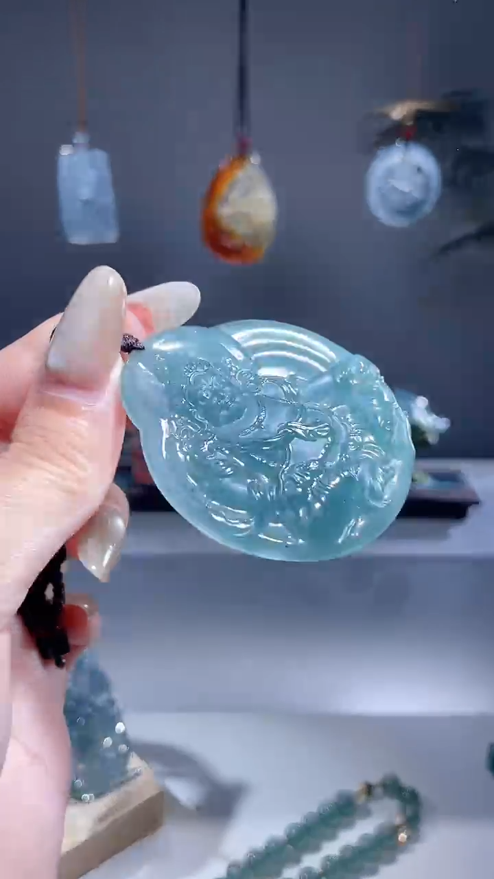 颈饰未镶嵌翡翠黄财神