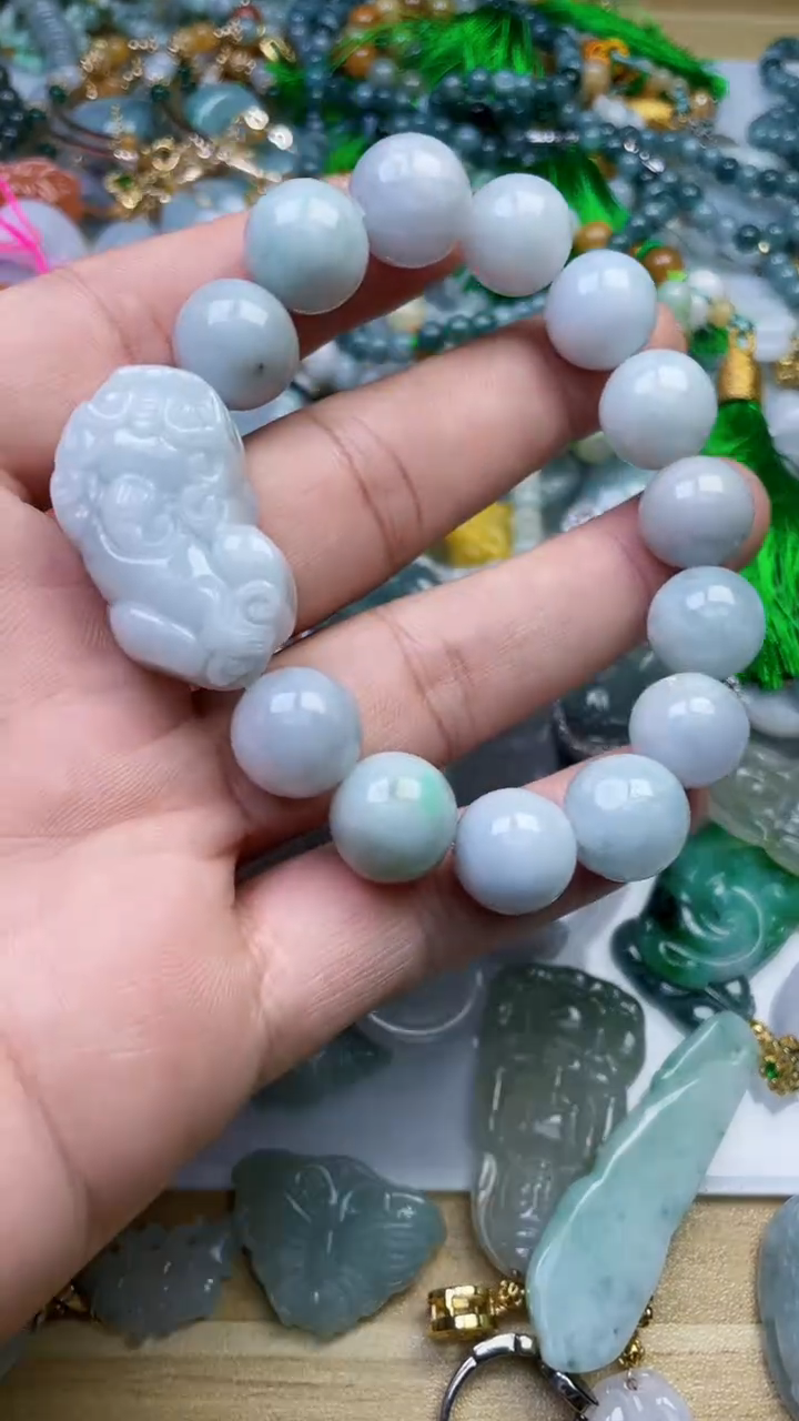 未镶嵌挂件翡翠1