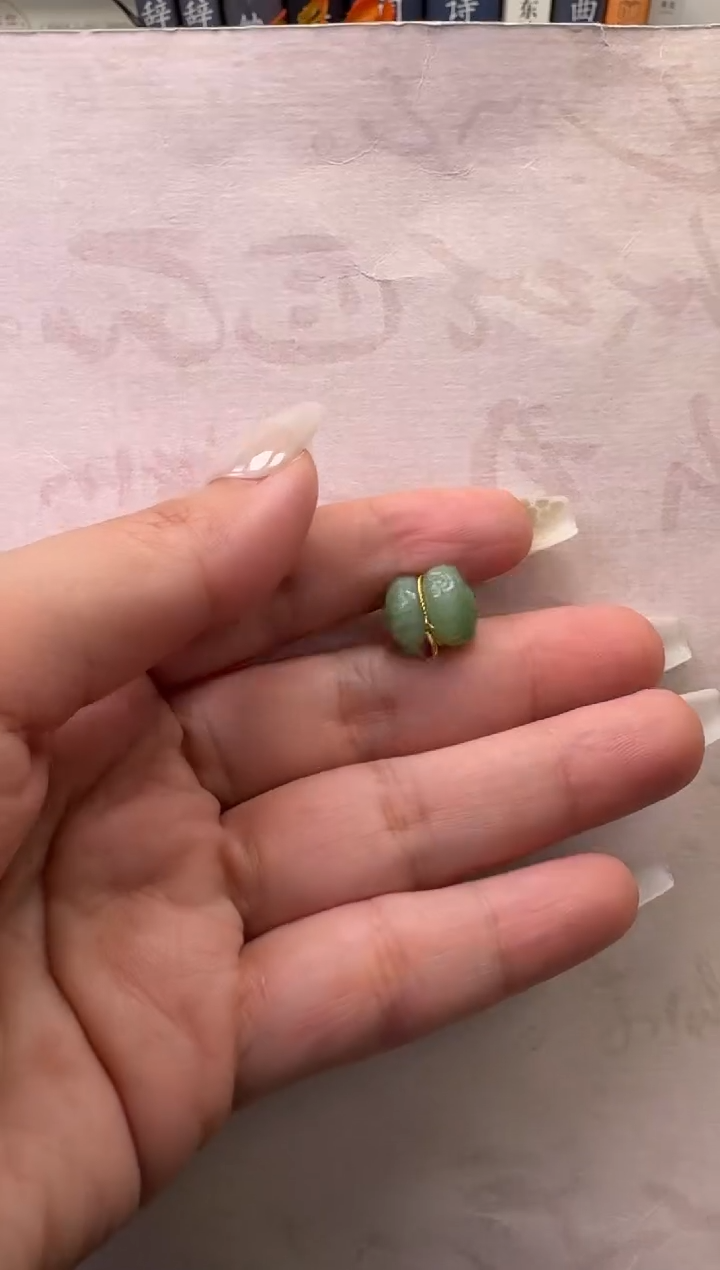 【闪购商品】和田玉（碧玉）颈饰18K金镶嵌吊坠