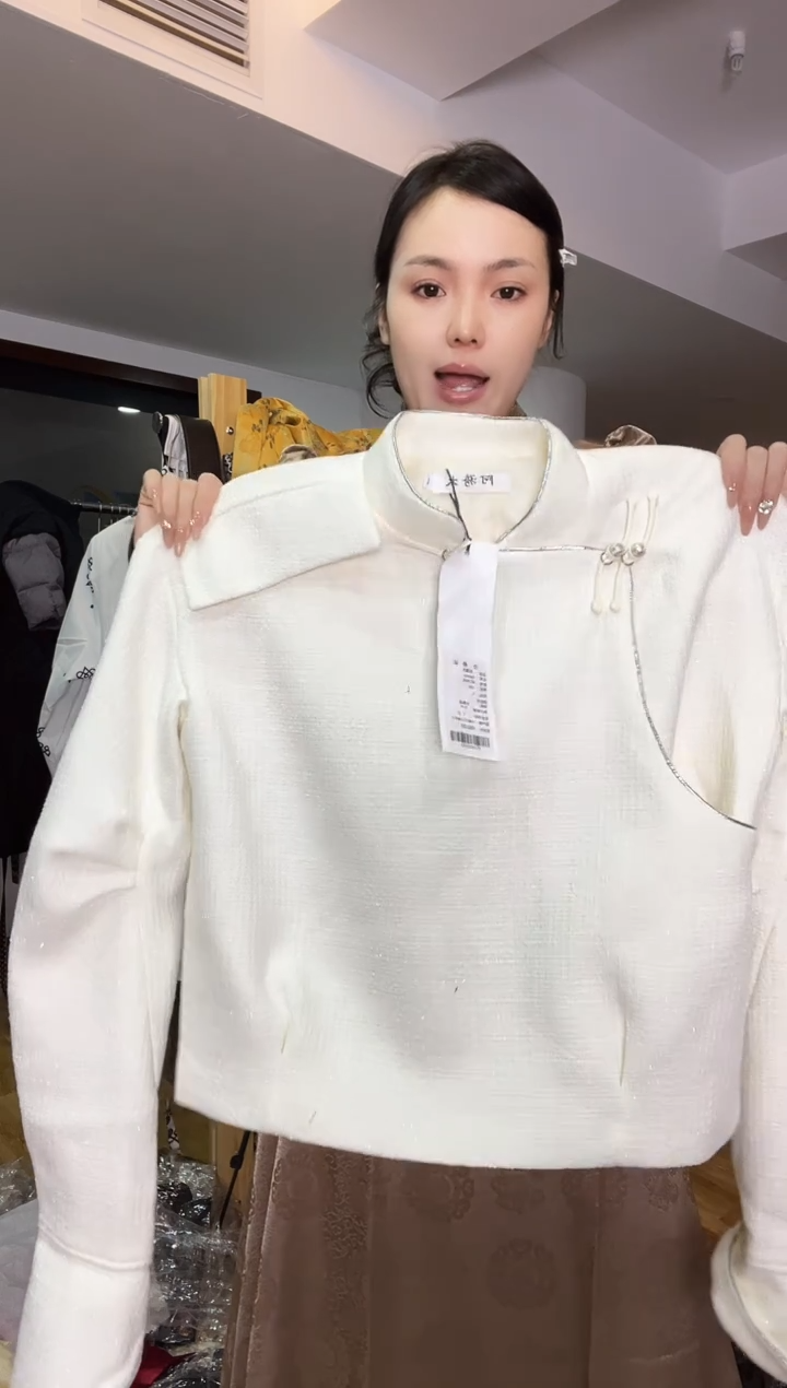 娜*L码        105-115斤 外套