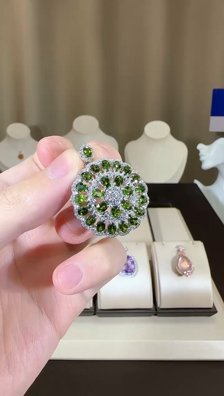 【闪购商品】透辉石吊坠银S925镶嵌27mm设计款