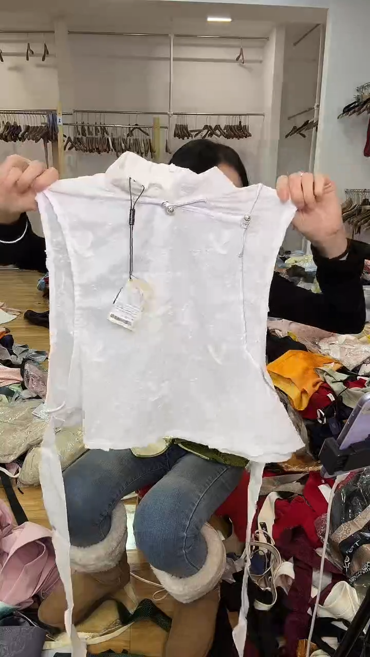 M码     110斤   马甲