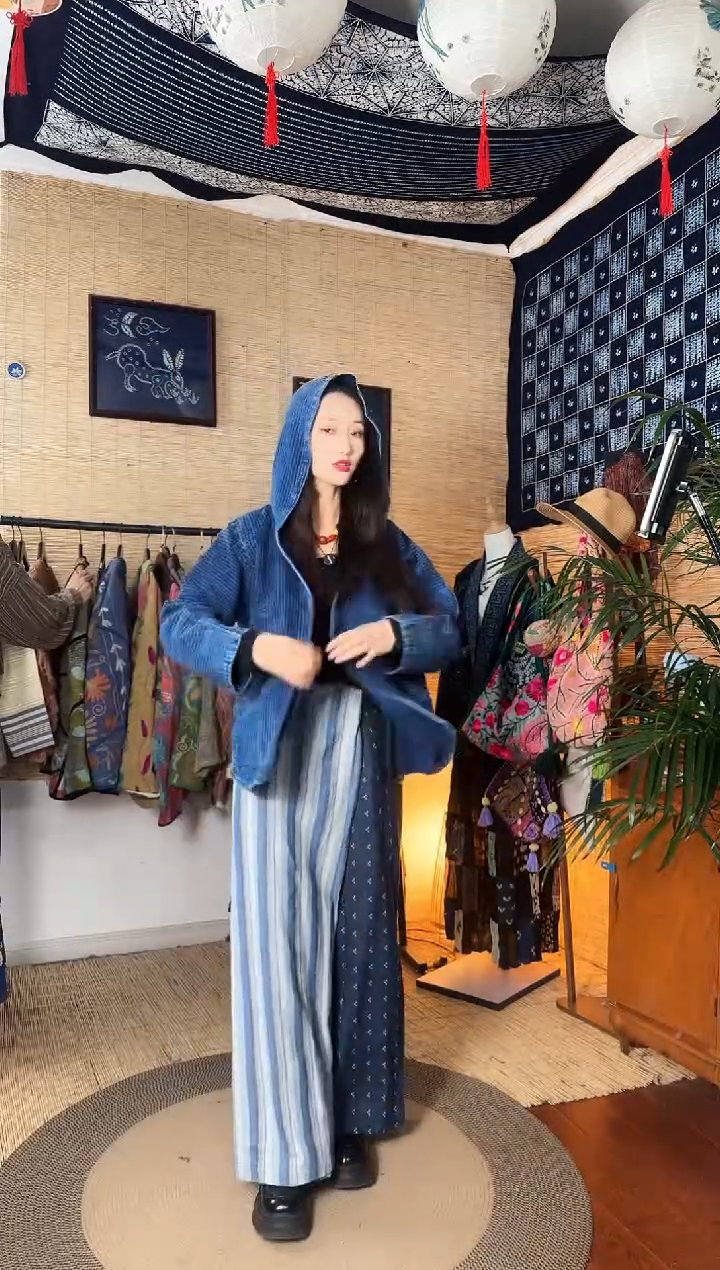 【闪购商品】设计师款蓝帽子外套