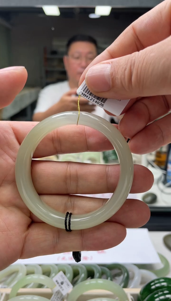 【闪购商品】和田玉手镯未镶嵌编码4026 圈口53-54