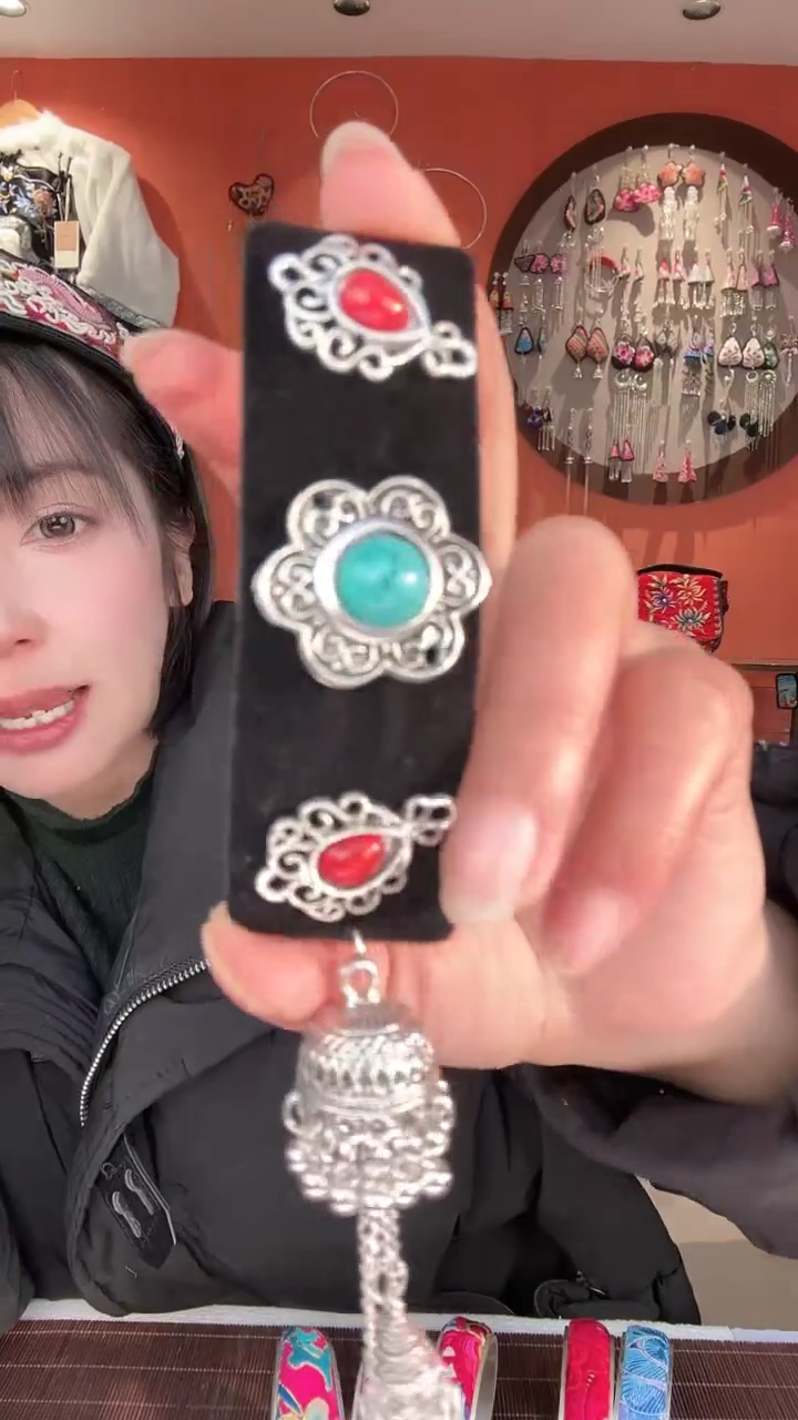 织绣非遗手工苗绣刺绣饰品25 掰掰夹