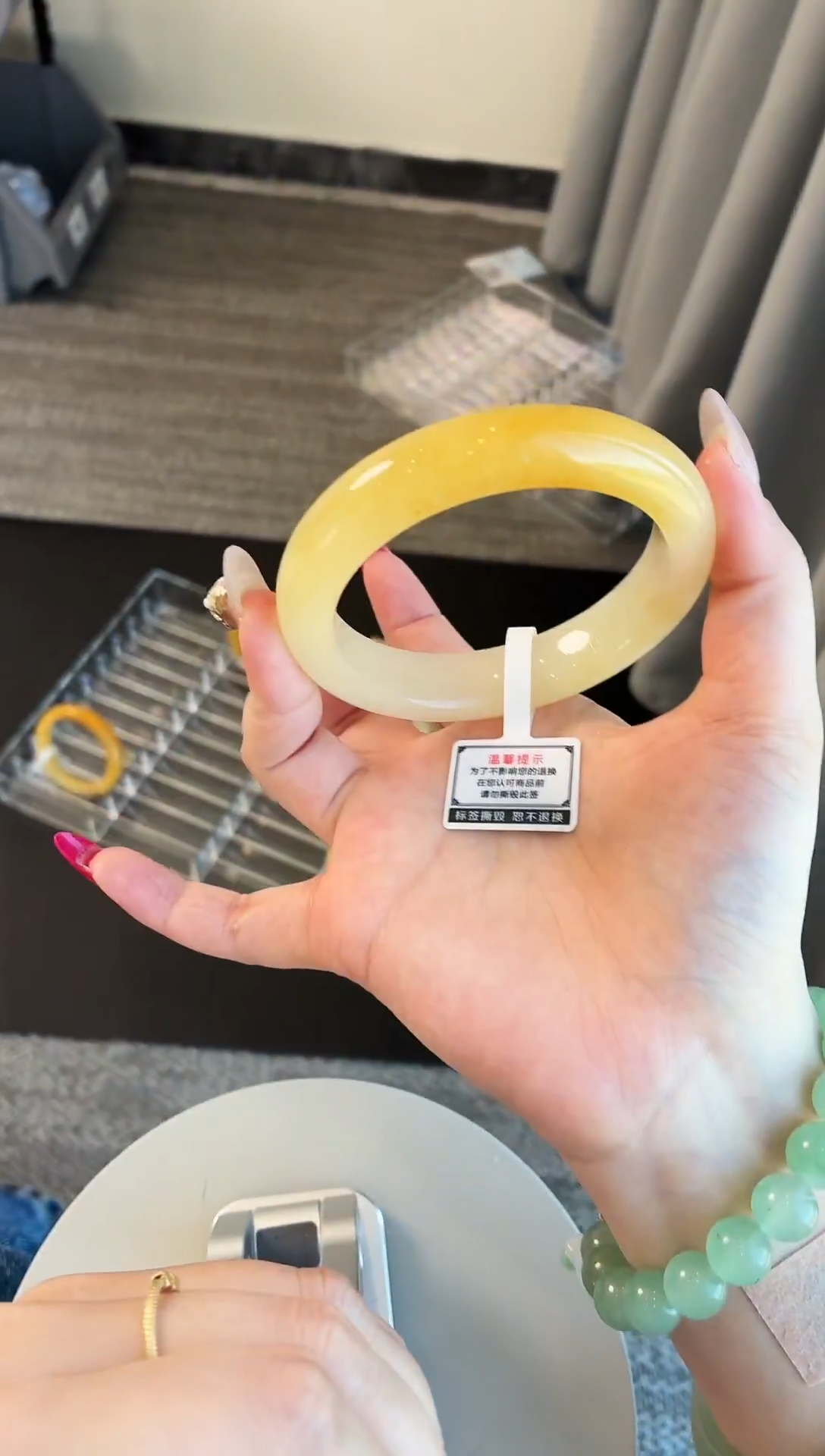 未镶嵌手镯石英质玉66.58