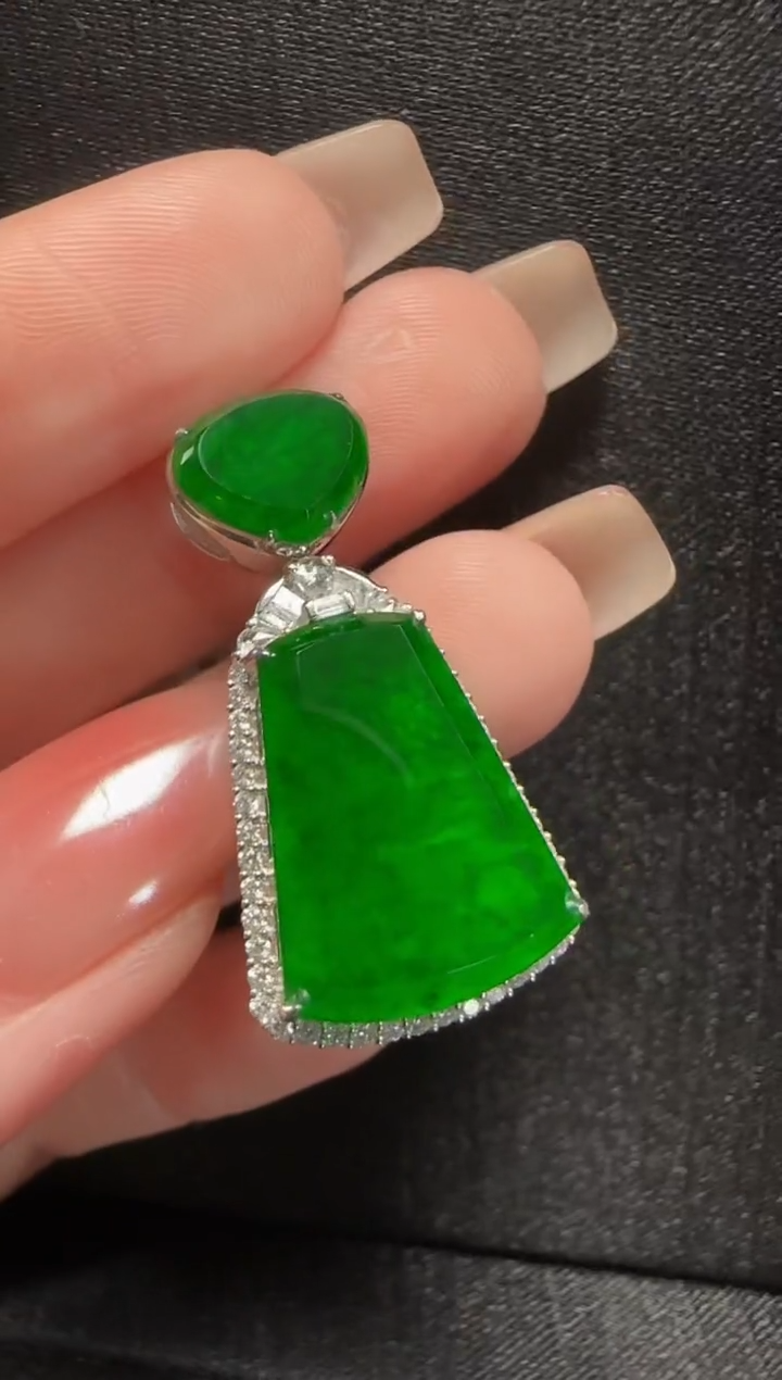 【闪购商品】翡翠颈饰18K金镶嵌105无事牌一个