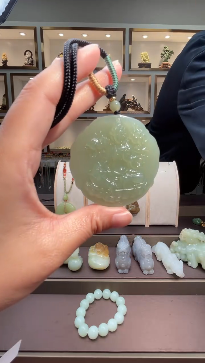 颈饰未镶嵌和田玉苏