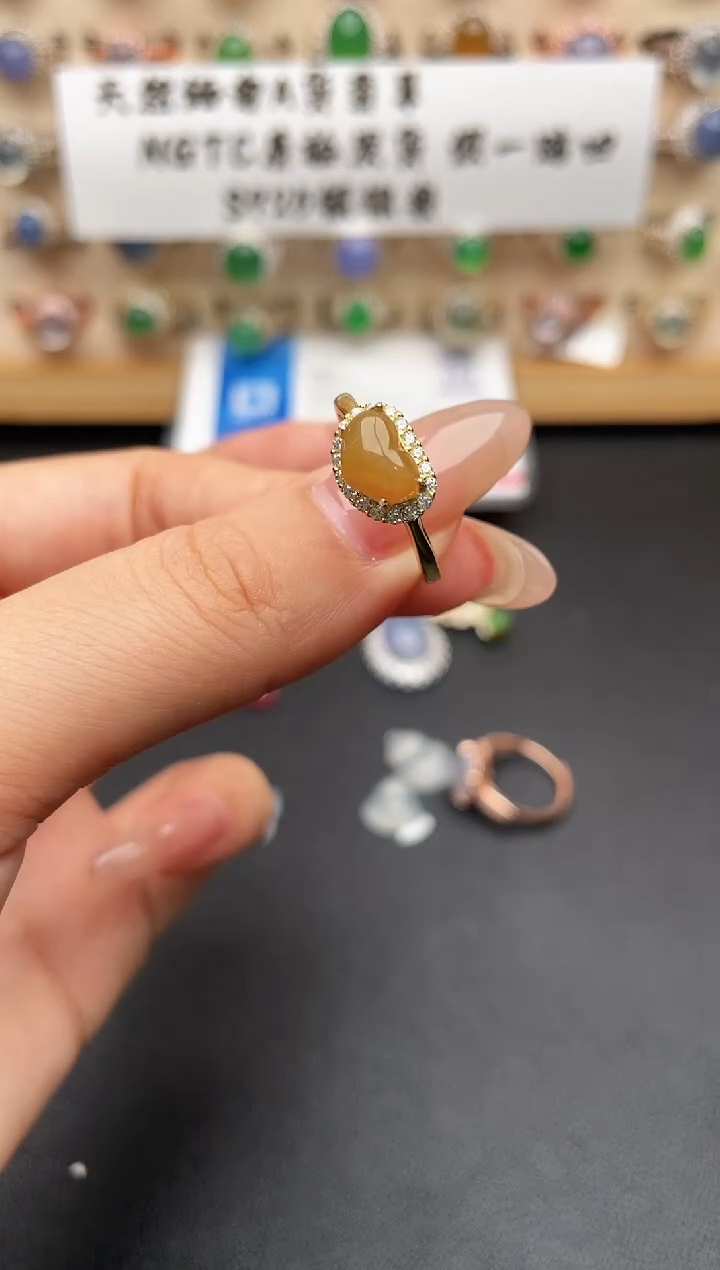 银S925镶嵌戒指翡翠一物一证一礼盒