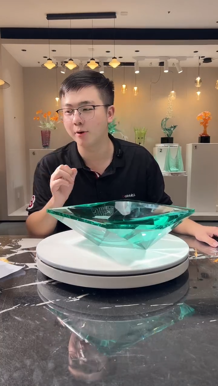 琉璃巴比特美学 冰绿色方形冰湖