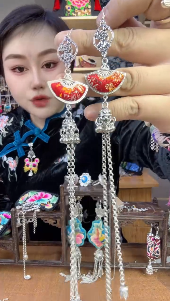 【闪购商品】刺绣纯手工苗绣非遗耳环