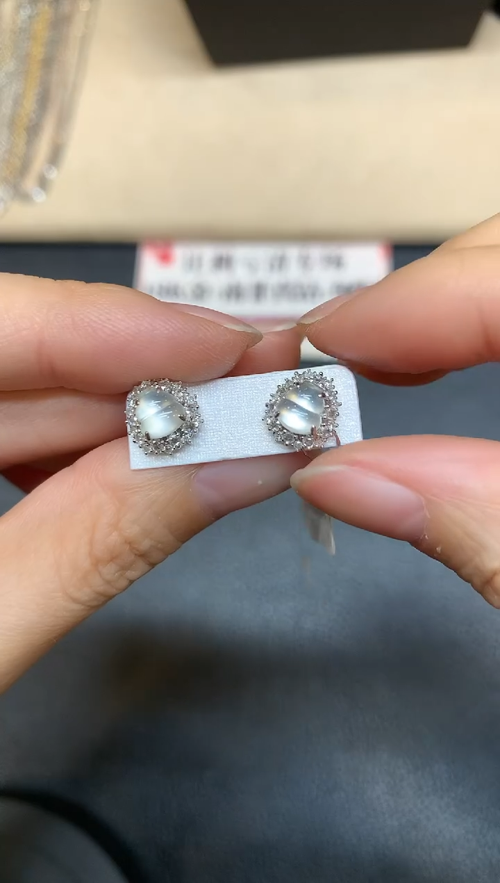 【闪购商品】翡翠耳饰18K金镶嵌【无鉴赏期