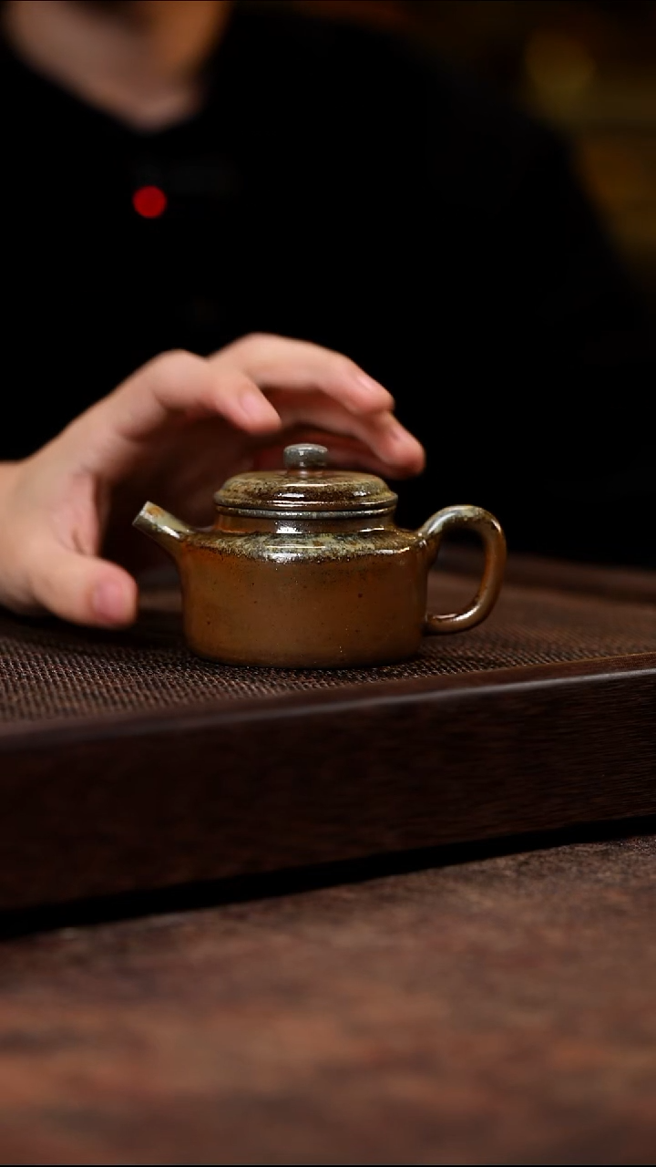 宜兴紫砂柴烧德钟