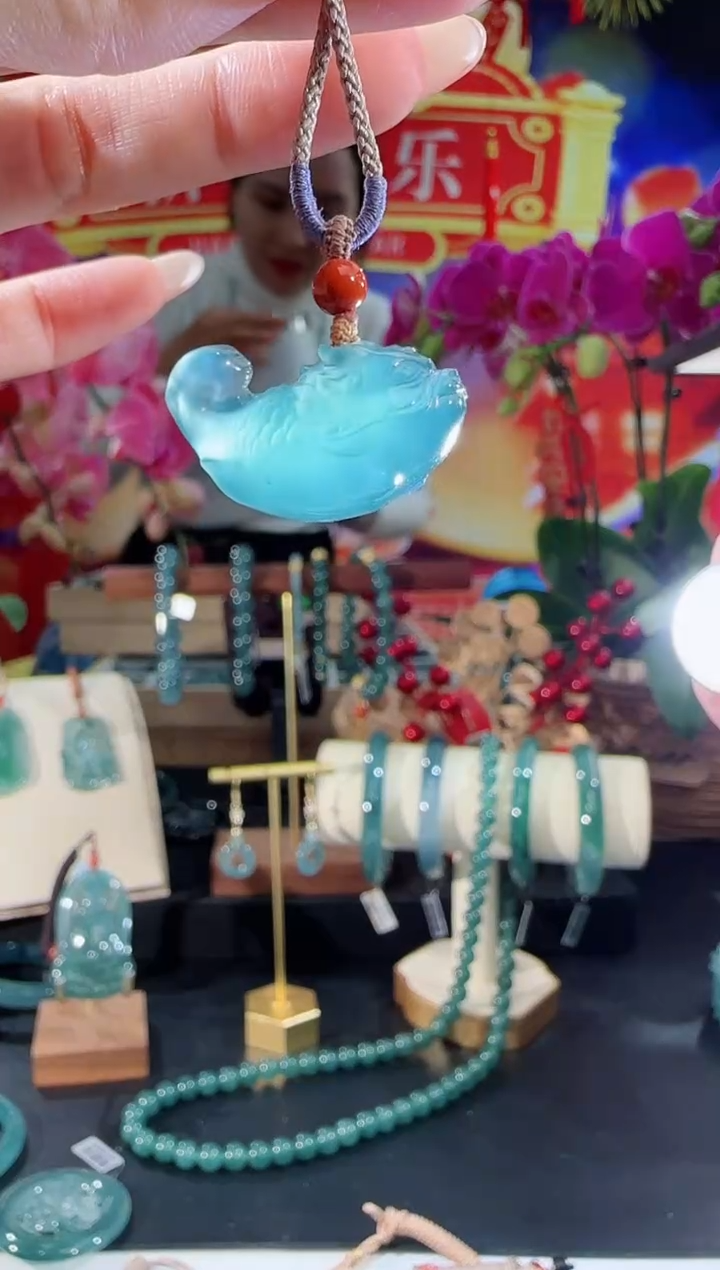 【闪购商品】翡翠吊坠(不含链)未镶嵌小飞龙多样性发一